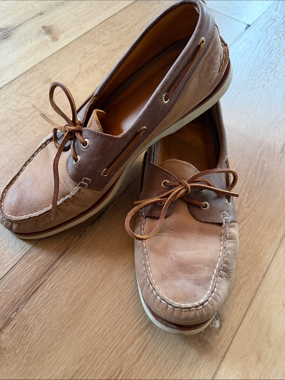 Sperry Two-Tone Brown Leather Boat Shoes Gold Cup Barely Worn